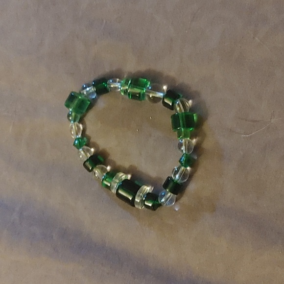 Beaded Green Bracelet any 5 bracelets for 10$ - Picture 2 of 3